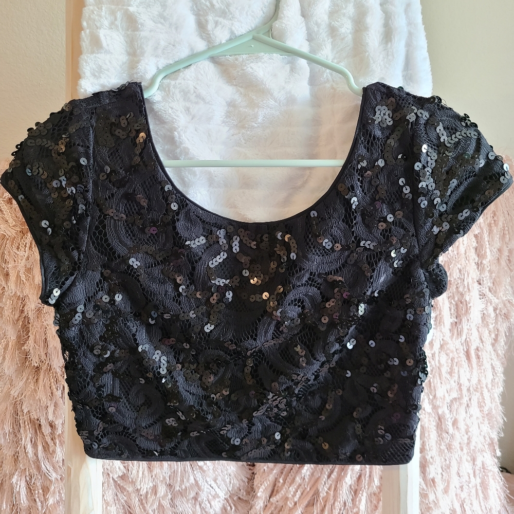 Seguin crop top